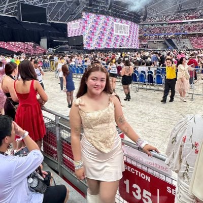 nicswift13's profile picture. Swiftie since 2009💗 Finally saw Taylor at The Eras Tour Singapore N4💍✨& N5🌸
