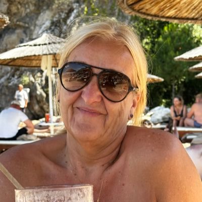 Software Technology Specialist and animal lover , part of a great family and a bit of a beach addict.🍸🌴🏄♀️🏖🏝all views are my own
