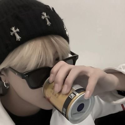 smoochiekoo's profile picture. ☆ fan account @BTS_twt . 📚