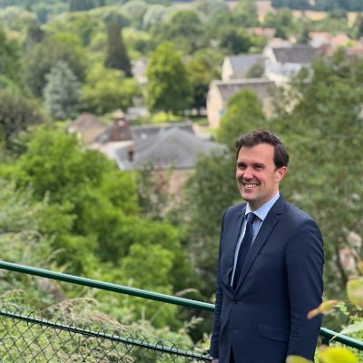 Maire de Châteaudun.
Président du Grand Châteaudun. Agrégé Economie-gestion/Ens. Porteur avec d’autres des 235 Villes Sous-préfectures/villes moyennes