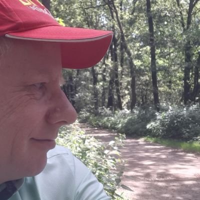Maakt boekendraadjes. Vrijwilliger schuldhulpverlening.
Moed, rechtvaardigheid, verstandigheid, gematigdheid.
Gek op verschillende meningen. Schelden is block.