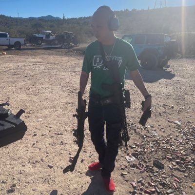 Pro 1A and 2A 🔫 supporter. 🐍 Constitutional Republic 🇺🇸 and loving life with my son!! :) No DMs ✉️- I won’t reply. 🚫 🇰🇷🇺🇸