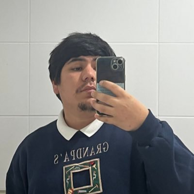 Un chico simple, amante de todo y de nada, psicólogo, letrista y amante del arte en sí