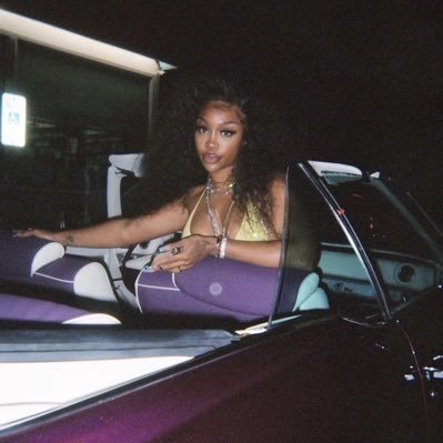 ctrlyourmindd's profile picture. retweeting random stuff.