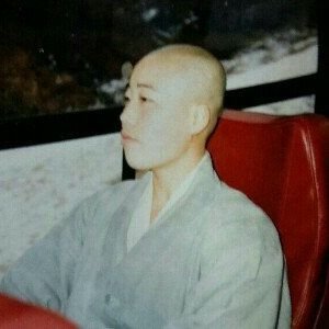 作家. 春夢. 떠나가버린옛님께바침 外다수. 밀양의열단 감영생 손녀.
늙은 매화나무 꽃그림자가 아련하게 비치는 깊은 산속 옹달샘에서 시천같이 맑고 향기론 물이 졸졸 흘러넘치는 것 같은 그런 글을 쓰고싶다.
小說 달빛속에만난사람들 집필中 @yongtrim419
@yongtrim518 감영생