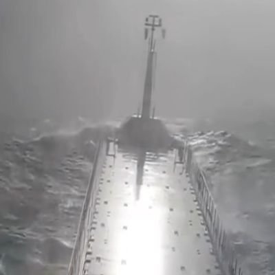 moonoverflyover's profile picture. God Forbid we Prosper.