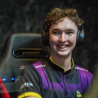 ThunderStruck (@thunderroyale) 's Twitter Profile
