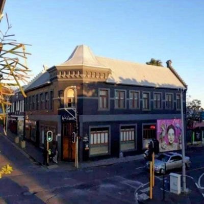 LoxionFrank's profile picture. loading…….