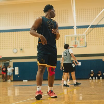 #34 | Arlington Heights High School | 25’ | 6’3 | AAU-Cyclones | 682-717-6371 | joshua.jones6820@icloud.com