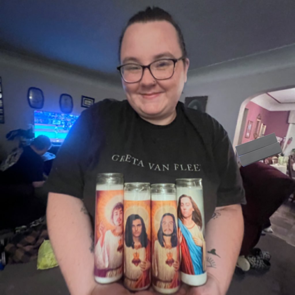 bravenewmads's profile picture. 27 • she/her • Greta Van Fleet • still love danny wagner • frogs • @smallbucketsam ✨ • @bigbucketdan