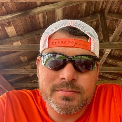 Traffic Control supervisor for CSX,and NFS. Avid Longhorn. Texas born and Texas raised