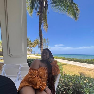 Chicago native chillin in Houston |5:23🌻 | IG: shopchelseaartistry/ hcmxiii_