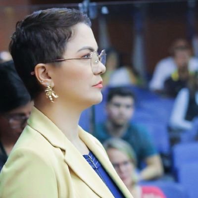 leo_daubermann's profile picture. Jornalista, mestra em Comunicação, espírita e aprendiz.  Em desconstrução e reconexão... 🧉🍷🍫🐞🐾💫