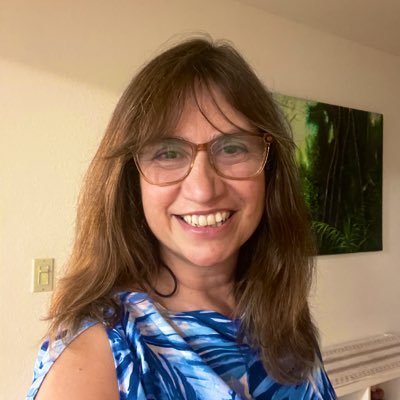 Mom, teacher at Cal State Monterey Bay, Colombian living in California interested in creative ways to tell stories, connect to people and have a joyful life