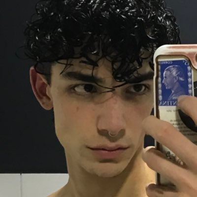 simiciarlo's profile picture. sabes la magia que estoy tirando acá