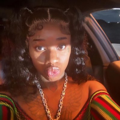 Tianasopretty19's profile picture. peace love and happiness hoe