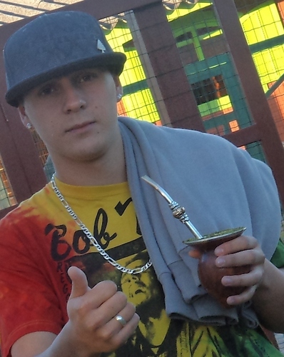 Se a vida esta difícil de levar, seja o que for nunca pare de lutar, deixa o reggae tocar você..