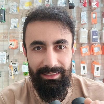 فارغ التحصیل اقتصاد
علاقه مند سیاست
تعمیرکار موبایل