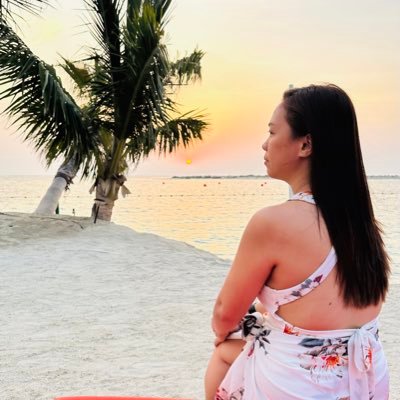 dyahleyn's profile picture. Right now, it’s Girls’ generation 🎶