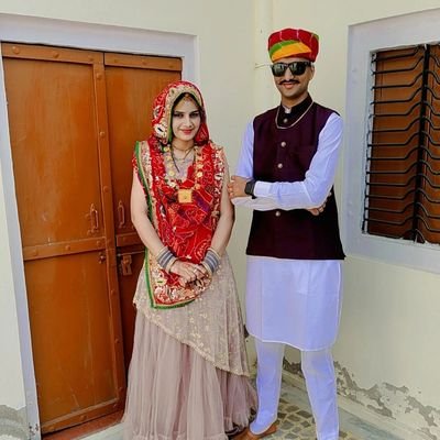 Smile-can Change life
hubby :- @rakeshghonsalya
#jatni
#nfu
#भाईचारा
100% follow back