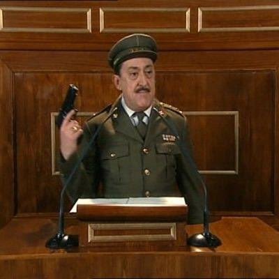 Fracaso es mi apellido. Viudo de Don Julen Lopetegui Agote. Mendilover. Mis padres me dieron la vida, el Sevilla me la quita.