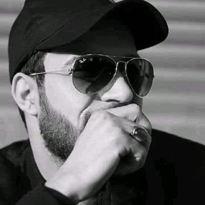 Kmal1703Kmal's profile picture. 1️⃣    
  
(لا تكن ( حارساً ) على كل شيء هناك أشياء اتركها تذهب وأخرى دعها تنتهي ،أستمتع ( بتغيير الأحوال ) في الله حكمة بالغة لا تدركهاعقول البشر .