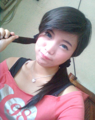 haloo..follow me and i follow back tq...
bout me..hmmm...kpop addict fighting!!^^ /student nurse/lazy at times ;P ehm..just ask me ^^