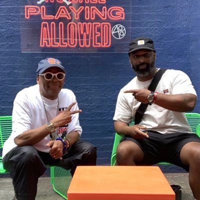 Ima Filmmaker, Occasional S**t Talker, Writer, Husband, Father, Fam and Friend.
https://t.co/J760u7F5H6