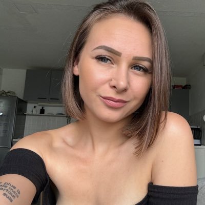 vlghr_'s profile picture. 
