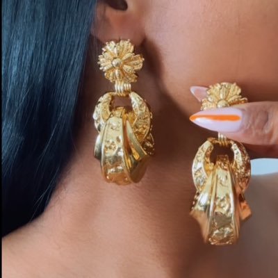 Tiambi1's profile picture. CEO of Ah’Lish Design shop for all your fashion accessories and more.