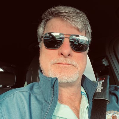 Husband ,father of two wonderful daughters living in Arlington VA. Capitals and Nationals Fan.#voteBlue #democracy 🌈