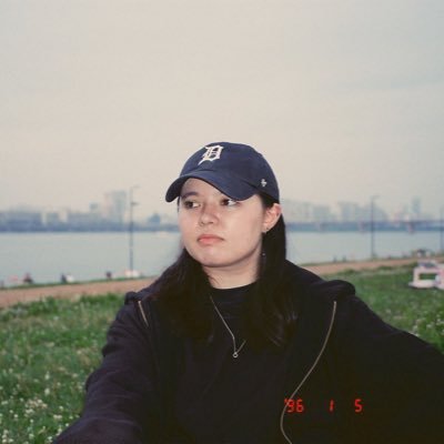 blueslilys's profile picture. photographer, occasional writer, is this it enjoyer