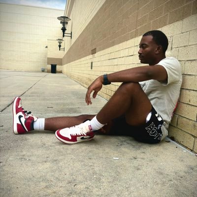 mahomalewis169's profile picture. self proclaimed sexist. conservative.