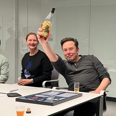 Rachael_neural's profile picture. Executive manager of Elon Musk’s schedule and meetings.