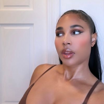 Insta: babythreee Model•Actress🎬 USC Masters '26 ❤️💛 | UCLA Alumna