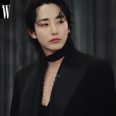 lunari_weapon's profile picture. 𝑻𝒉𝒆 ᠈  𝒎σσ𝒏 ᠈  𝒔𝒉𝒊𝒏𝒆𝒔 ྉ ᏼꭱꮖꮐꮋꭲꭼꮪꭲ 𝒊𝒏 𝔡𝗮𝗿𝗸𝗻𝗲𝘀𝘀.. 𖠣 Boɾn of ᶰᶤᵍʰᵗˑ ∾   
   𖤋 ｓｉｌｅｎｔ ｍｏｏｎ ｂｏｙ 𖤋