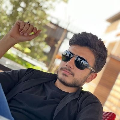 سرگشته محضیم و در این وادی حیرت
عاقل تر از آنیم که دیوانه نباشیم
