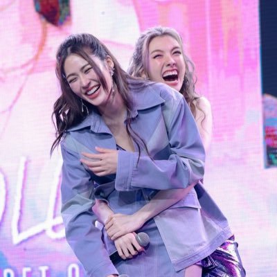 เลิฟ❤️sicaแหละดูออก #jessicaSNSD #หลิงออม #lingorm #เจ้าความรัก 💜โดนหลิงออมตกแบบโงหัวไม่ขึ้น