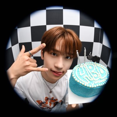 JW_LUN8's profile picture. 