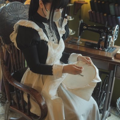𝐚𝐭𝐞𝐥𝐢𝐞𝐫 𝐜𝐨𝐮𝐭𝐮𝐫𝐞 【アトリエクチュール】 撮影スタジオ𝐿𝑢𝑚𝑖𝑒𝑟𝑒’𝑘を管理するメイドの日々を届けます。 アンティークとファンタジーが好き。 【メイドさん募集中】