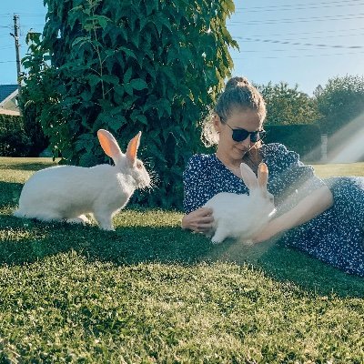 PhD in law, advocate for animals in Brussels, vegan and mother of d̶r̶a̶g̶o̶n̶s̶ rabbits 🐇