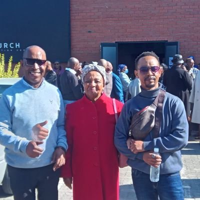 MokenelaThabo's profile picture. Smart and considerate