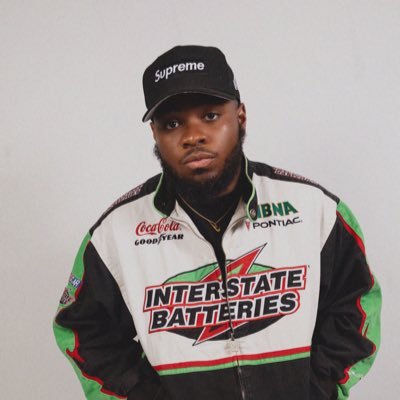 DonnyThePoet's profile picture. ارسلت السماء