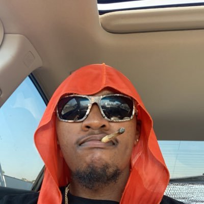 BITCH I GOT WINGZ NOT A CAPE I FLY NOT SAVE HOES 👼🏾 / LICENSED BARBER 💈🏁🤝