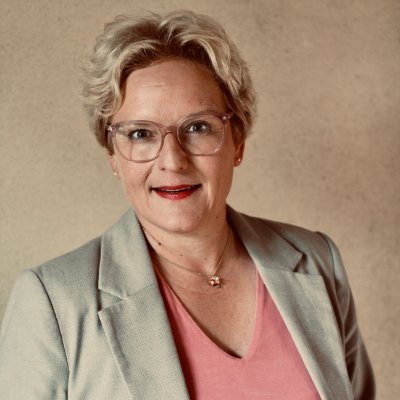 almutmoeller's profile picture. Director for EU & Global Affairs and Head of Programme @epc_eu. Former State Secretary of Hamburg. Via @ecfr @dgapev @LMU_Muenchen. Singt&rudert 🚣‍♀️.