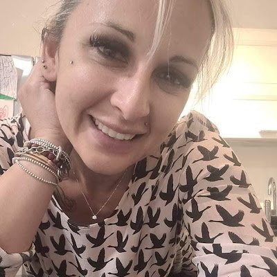 vanessa_050144's profile picture. 