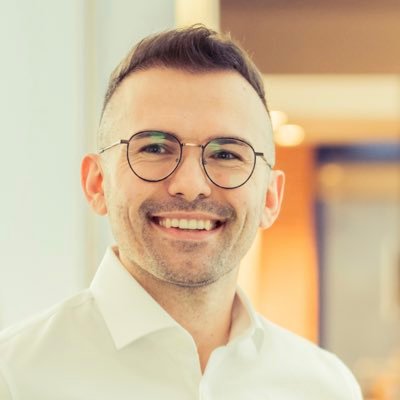 Für Geschäftsführer von Handwerksbetrieben. 💰 Kaufbereite Kunden & 🥇 qualifizierte Fachkräfte finden.