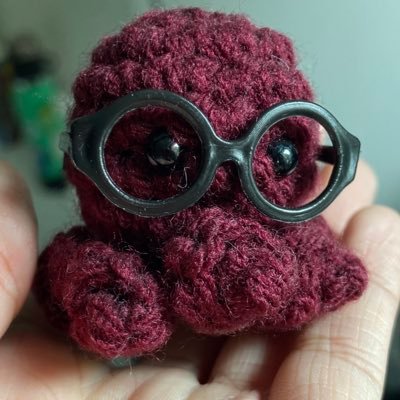 nadia_corral's profile picture. {she/her}