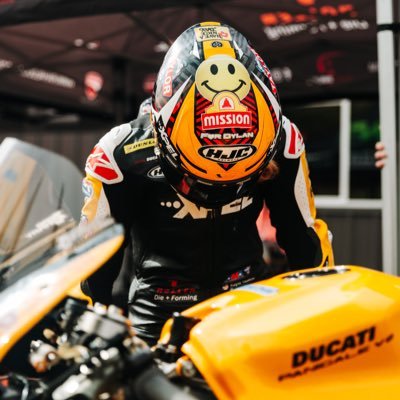 kayla_yaakov31's profile picture. I’m a 17 year-old professional motorcycle road racer