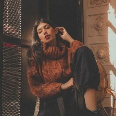 نیا شریک سفر چاہتیں جتاتا رہا ..
جمال پچھلی محبت کی یاد آتی رہی.
